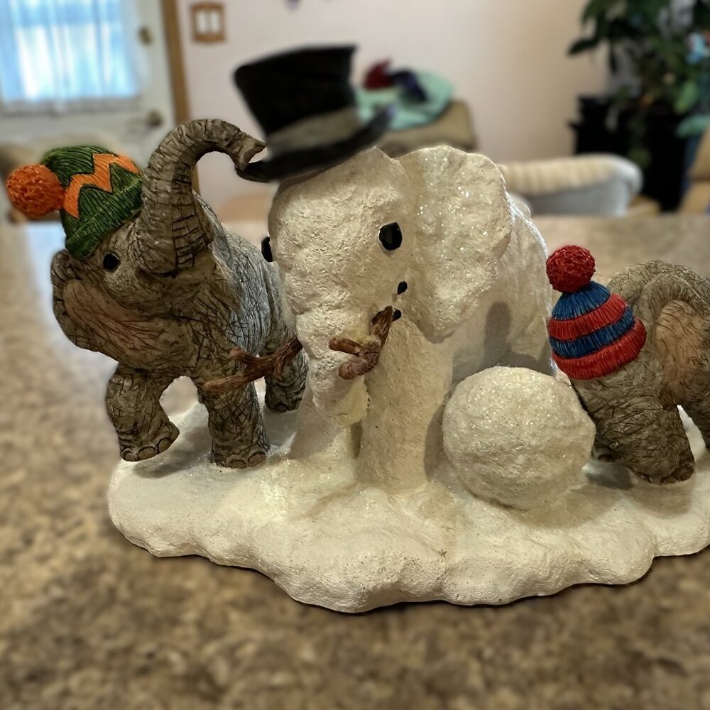 Tuskers Elephant Figurine - Building a Snow